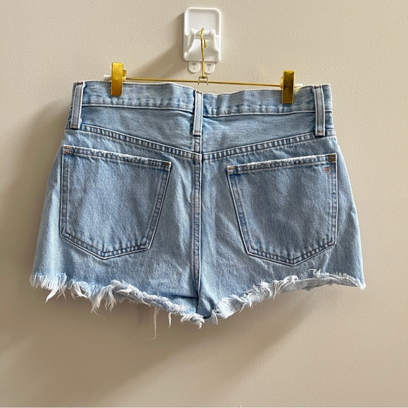 Madewell Relaxed Denim Blue Jean Shorts in Dunwoody Light Wash - Picture 7 of 8